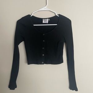 Black long sleeve crop